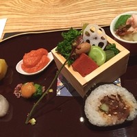 日本料理　かこみ - おランチ4320円
                    今年からお値段アップT_T
                    美味しいけど、この値段だとリピは無いかな〜