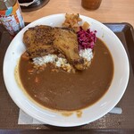 すき家 - 料理写真:炭火焼きほろほろチキンカレー大盛 990円