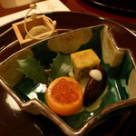 渡風亭 - 一月：前菜（天豆昆布粉揚げ、イワシみりん干し、いくら金柑、ふくさ卵、花豆淋かけ）