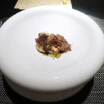 エクアトゥール - 白子グリエ、ヴィネグレットトリュフ、ズッキーニとセロリ
