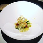 エクアトゥール - ポシェしたハマグリとシジミのジュレ、雲丹と菜の花、軽いエルブクリーム