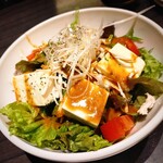 個室居酒屋 地鶏坊主 - 豆腐の棒々鶏サラダ