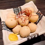 個室居酒屋 地鶏坊主 - うずら卵のつゆ漬け