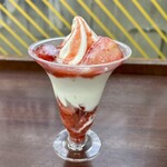 ミニストップ - 料理写真:紅ほっぺいちごパフェ