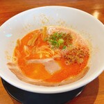 らーめん虜 - 料理写真:赫らーめん 880円