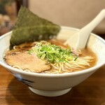 むらさき山 - 中華そば@950