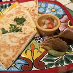 メキシコ酒場 サンズ・ダイナー - チーズナン的なケサディーヤ
