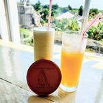 ハーヤナゴミカフェ - パインスムージーとパイナップルジュース美味しい