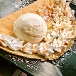 うるとらカフェ	 - キャラメル＆ナッツ＆バニラのクレープ
