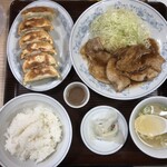 ぎょうざの満洲 - 料理写真: