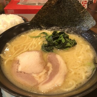 横浜家系ラーメン一蓮家_1