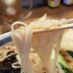 タイ食堂 ジャルアン - 麺アップ