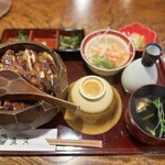 郡上炭火焼　うなぎの魚寅 - 