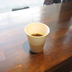 焙煎を待ってる間に、コーヒーサービス。