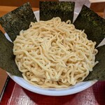 めん和正 - 麺。海苔の盛り付けがユニーク。