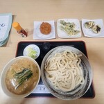 永井 - ごま肉汁うどん（小）•牛すじコロッケ•たらの芽•どんこ