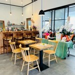 ULUA - 店内