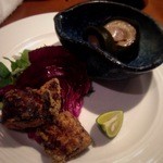 飛騨牛一頭家 馬喰一代 - 本日のお料理二種　さわらのから揚げと、牛ほほ肉の昆布巻き