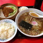 福富 - ラーメン  ライス付き350円＋アジフライ150円