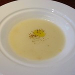 ビストロ　イイダ - カリフラワーのスープ