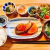 パンと小鉢の店 yoshitomi
