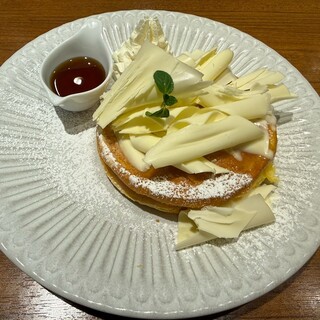 ミルク&パフェ よつ葉ホワイトコージ_0