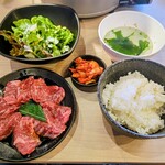 아카카라 누마즈점 - ハラミ定食。
