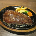 ステーキのあさくま - 料理写真:学生ハンバーグ 180ｇ　1,793円（税込）。