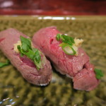 しま膳 - ’15.02.13（金）　17:30　石垣牛のにぎり：５貫（1500円）写真を撮るのを忘れ3貫食べちゃいました”笑い”