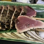 土佐たたき道場 - 鰹の藁焼きタタキ