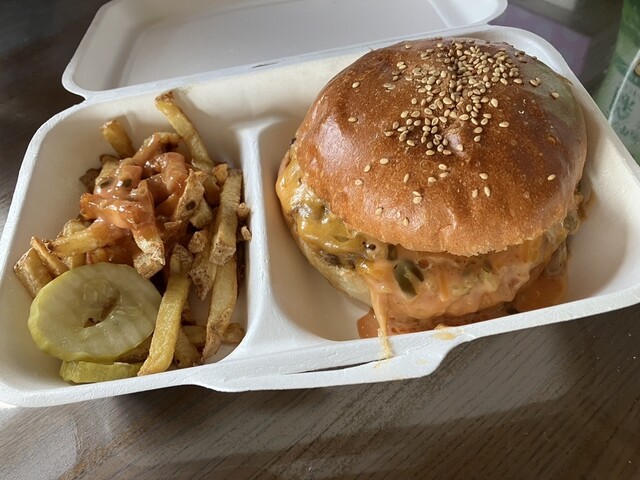 バーガー インダストリー 北32条店 （BURGER INDUSTRY） - 北34条