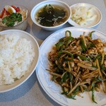 金龍飯店 - 料理写真:ピーマンと肉炒めセット