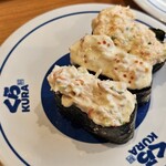 無添 くら寿司 - 料理写真:手前からサラダ軍艦、シーフードサラダ、カニサラダ