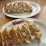 テンホウ - 半額デーは140円で餃子が食べられるので２枚頼んでしまう