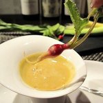 レストラン バカール - マイクロラディッシュinカニミソソース