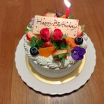 たてっくる - 4号バースデーケーキ。とっても可愛く作ってくれた！今後ケーキはここにお願いすることで決まり！♥
