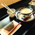 加賀藩御用菓子司 森八 - 粒あん駄目な相方はこしあんの「桜餅」で。