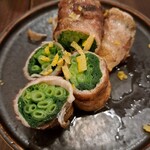 炉ばた 暁 - 万能ネギの豚巻炭火焼