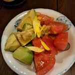 炉ばた 暁 - アボカドトマトの酢醤油