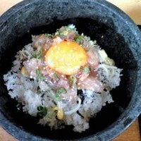 ダイナミックキッチン＆バー 響  西新宿野村ビル店 - 海鮮ユッケの石焼きビビンバ