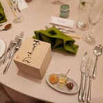 ヒルズスィーツ宇都宮ブリーズテラス - 料理写真:サーモンタルト、日光ゆばのカクテル、生ハムとモッツァレラ
