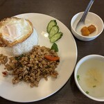 チョークディー - ガパオガイ（ランチ）