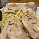 めん和正 - 麺&チャーシューのアップ
