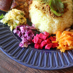 アトリエハリス - ごほうびのスパイスカレー(ぜんぶのせ)☆
