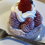 ブランパン - このケーキ、美味しかったぁ♡♥️
            
            ケーキは¥530までのモノなら追加料金はなし
            そのため、コレは、ランチ価格に追加料金が発生