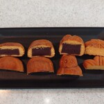 人形焼 山田家 - 左から  みかさ  たいこ　たぬき　もみじ