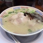元祖 名島亭 - 築炉釜出しとんこつラーメン！  マイルド、クリーミー、そして旨味しっかりのスープが好印象。福岡の豚骨ラーメンらしいストレート極細麺の食感もイイね！  