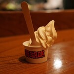 珊瑚礁 - 珊瑚礁のソフトクリーム（レギュラー）めっちゃ傾いてる（笑）
