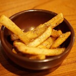珊瑚礁 - アンチョビポテト（ハーフ）