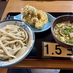 田舎うどん てつ - 肉汁つけうどん1.5玉　まいたけ天 かぼちゃ天